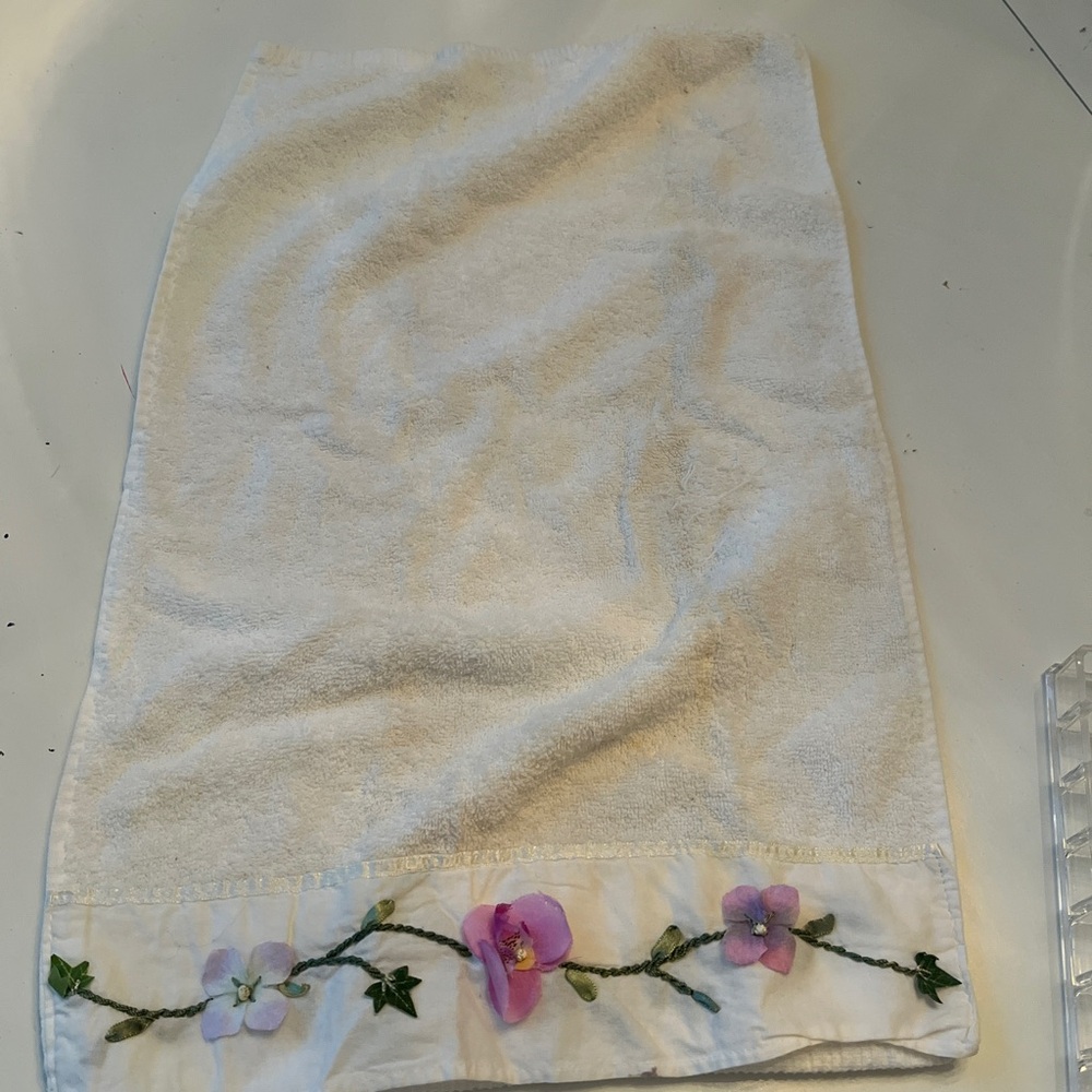 Hand towel - Picture 2 of 4